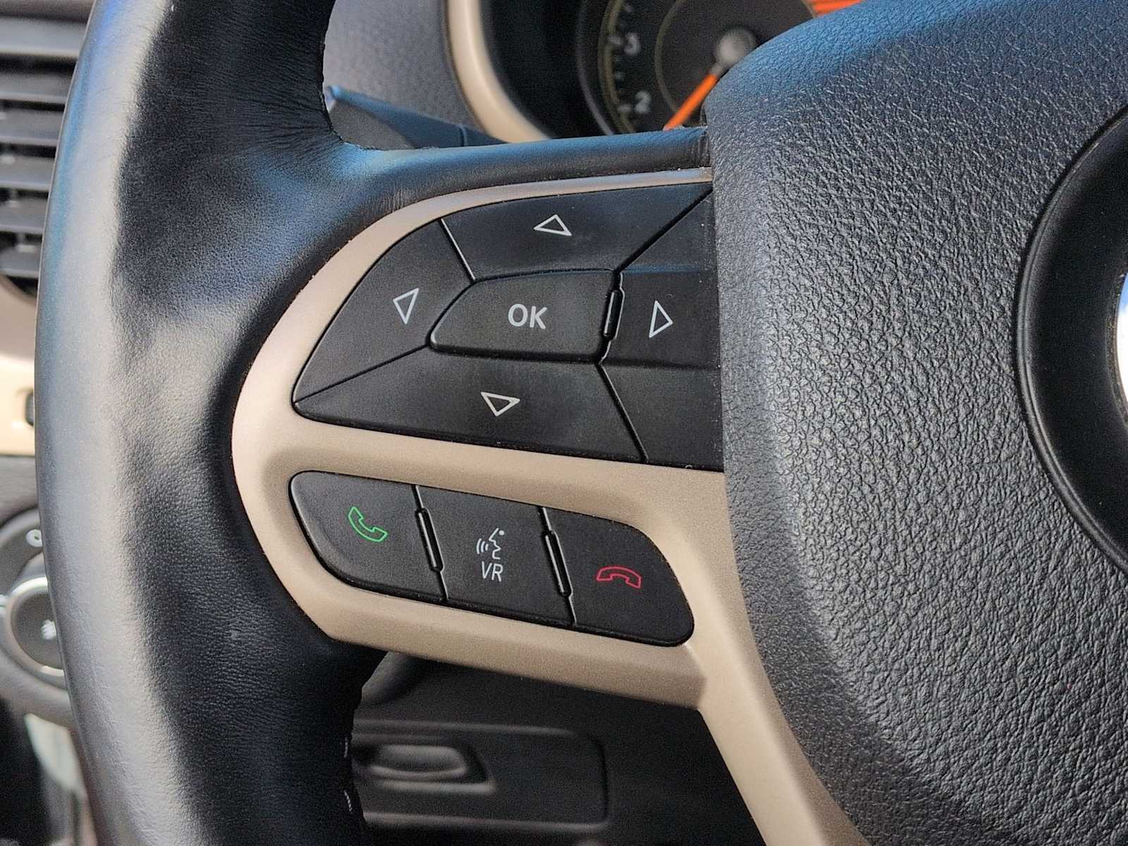 Thumbnail: 2017 Jeep Cherokee - 24