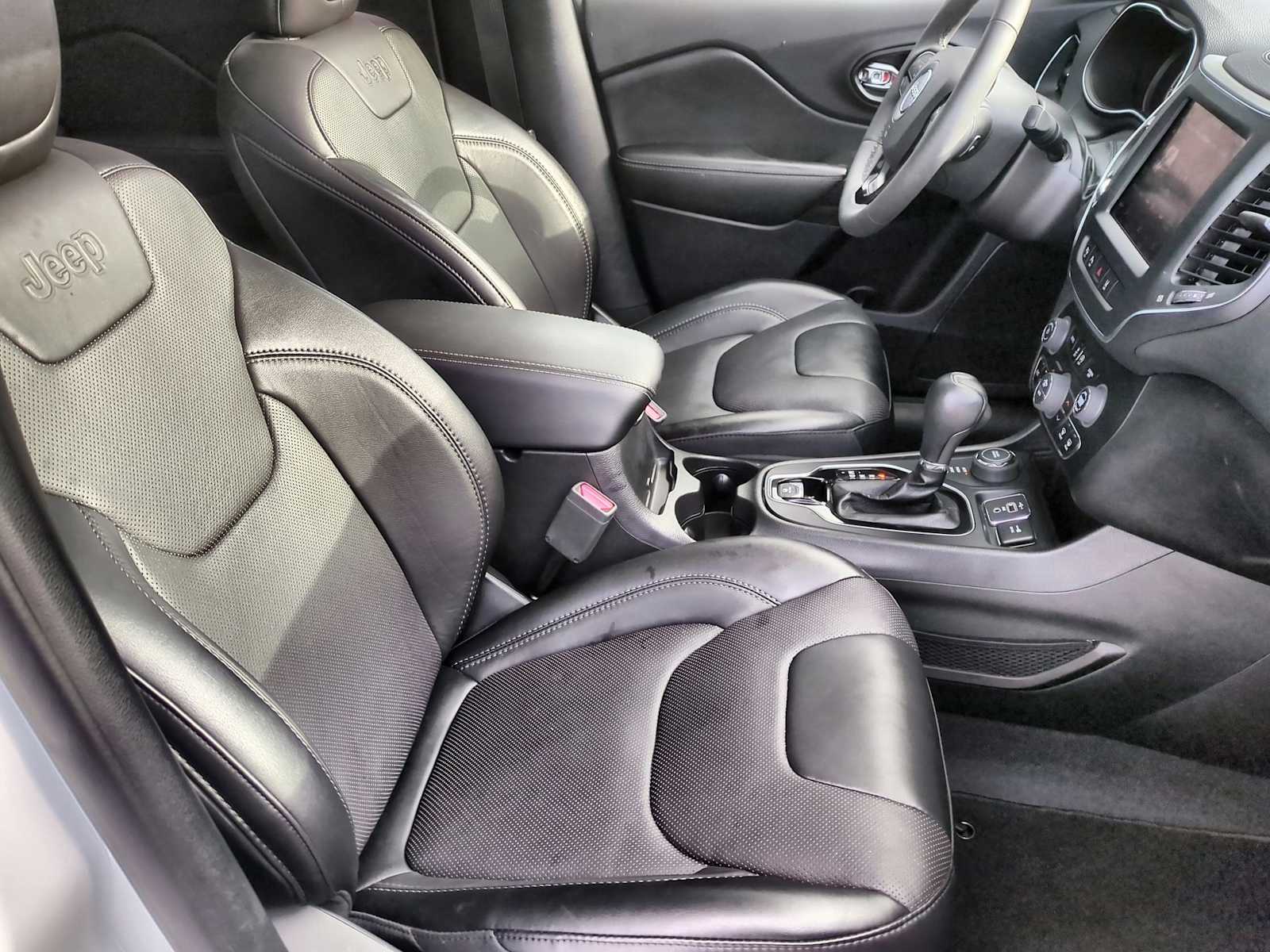 Thumbnail: 2023 Jeep Cherokee - 23