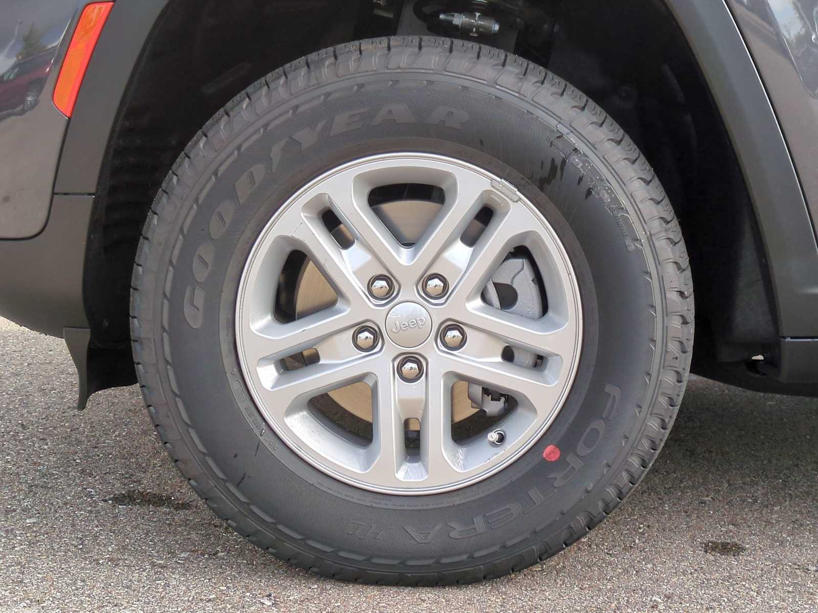 Thumbnail: 2025 Jeep Grand Cherokee - 14