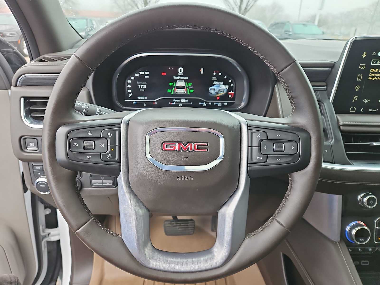 Thumbnail: 2024 GMC Yukon XL - 24