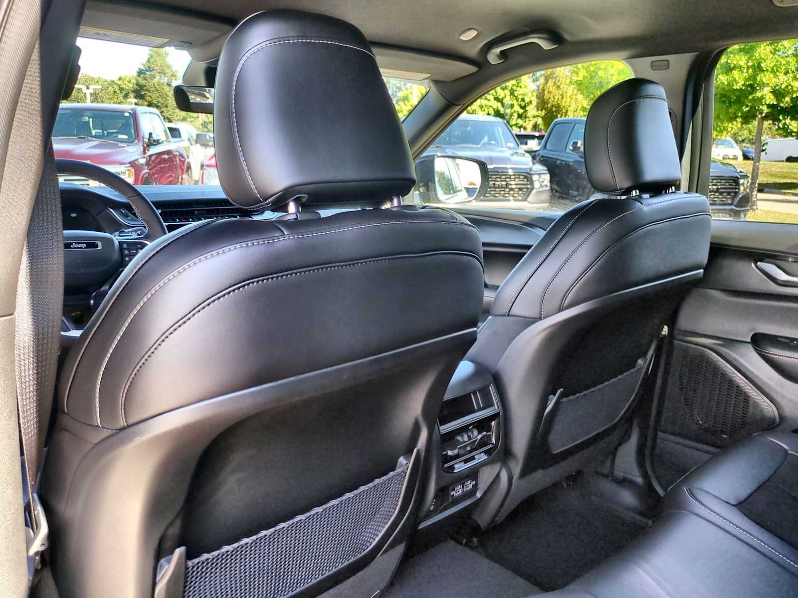 Thumbnail: 2025 Jeep Grand Cherokee - 18