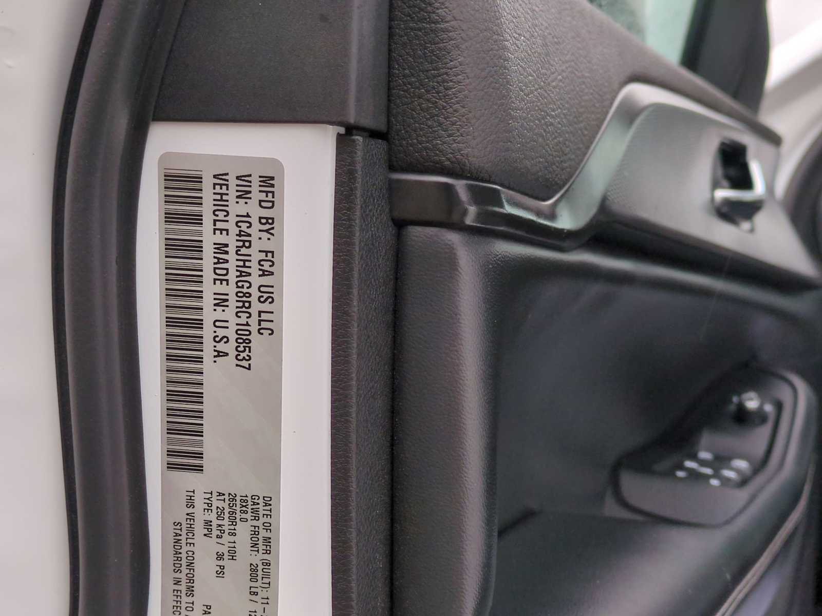 Thumbnail: 2024 Jeep Grand Cherokee - 34