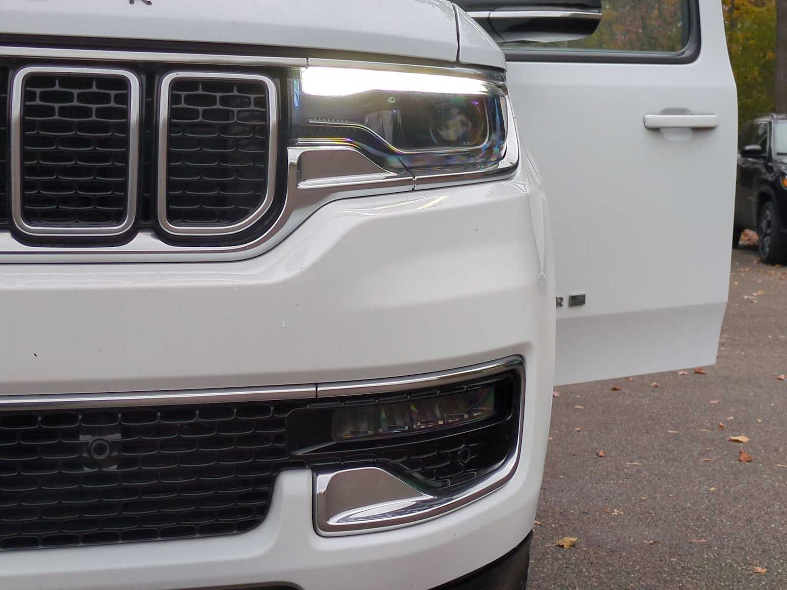 Thumbnail: 2024 Jeep Wagoneer - 11