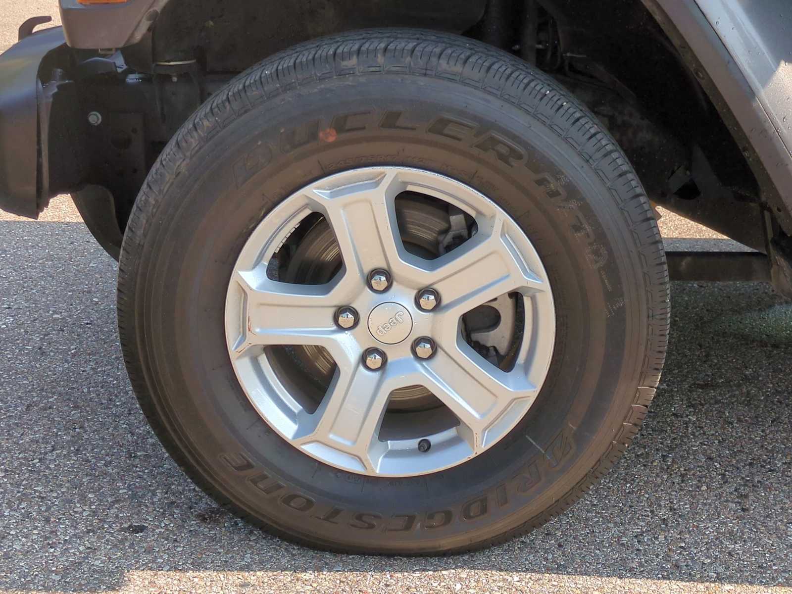 Thumbnail: 2023 Jeep Gladiator - 14