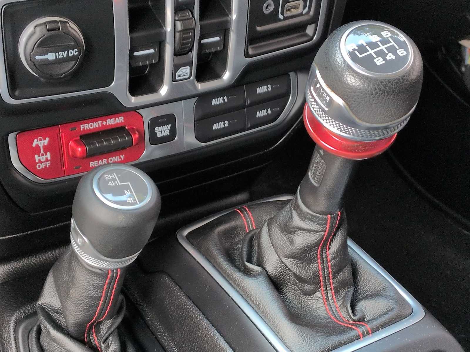 Thumbnail: 2018 Jeep Wrangler - 31