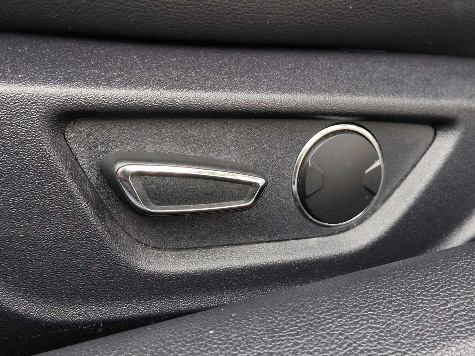 Thumbnail: 2019 Ford Mustang - 18