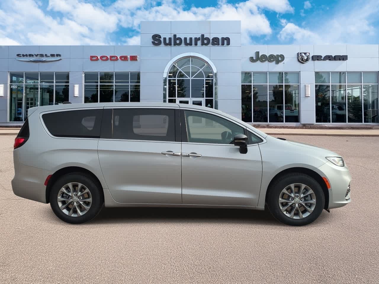 Thumbnail: 2026 Chrysler Pacifica - 9