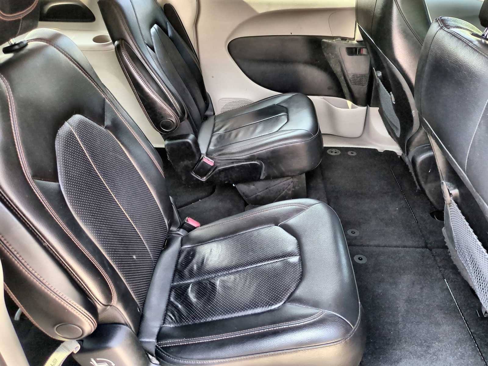 Thumbnail: 2019 Chrysler Pacifica - 21
