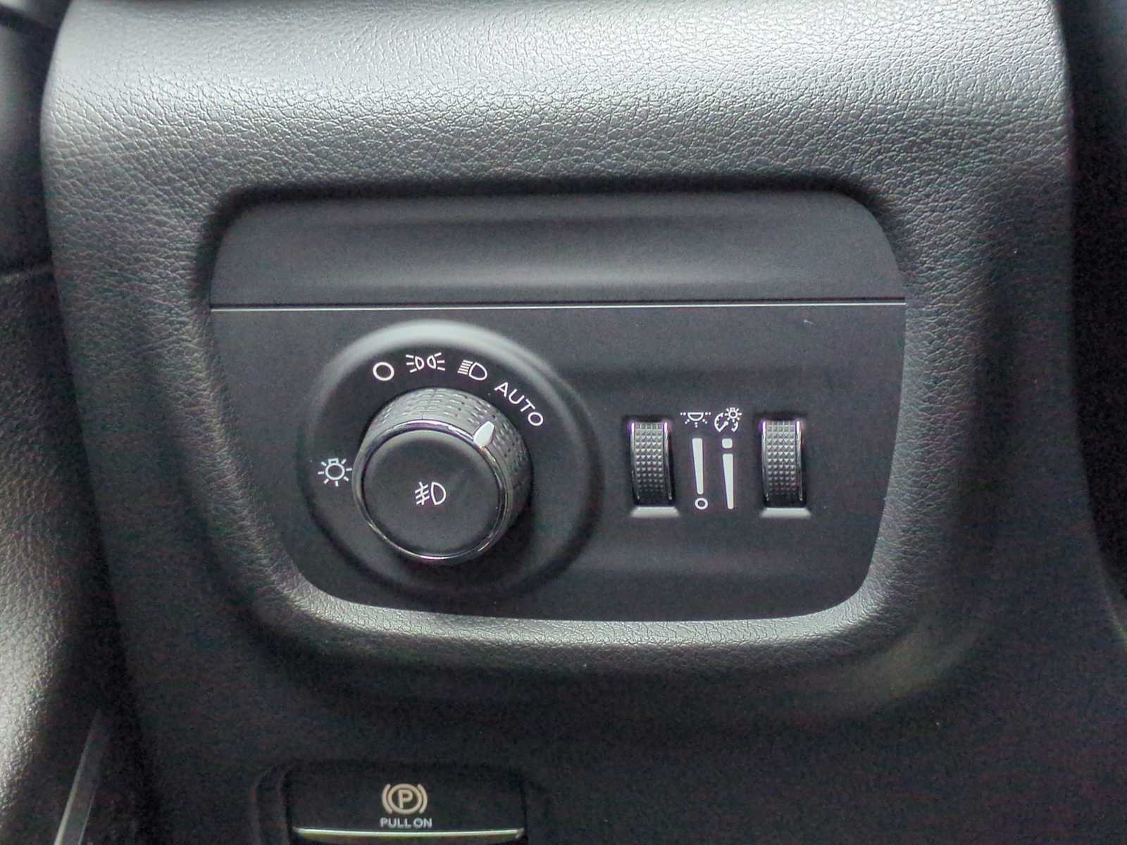 Thumbnail: 2025 Jeep Grand Cherokee - 38