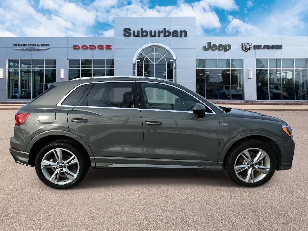 Thumbnail: 2022 Audi Q3 - 9