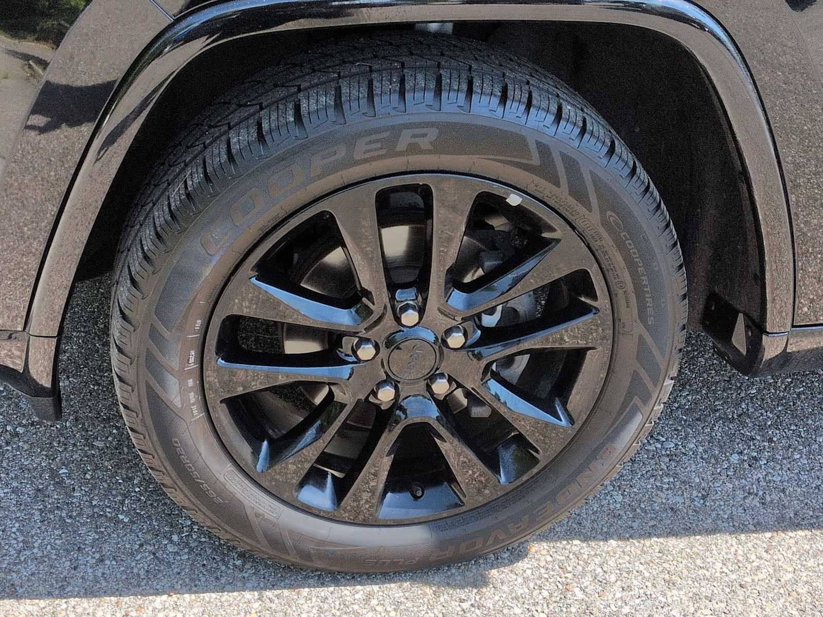 Thumbnail: 2019 Jeep Grand Cherokee - 14