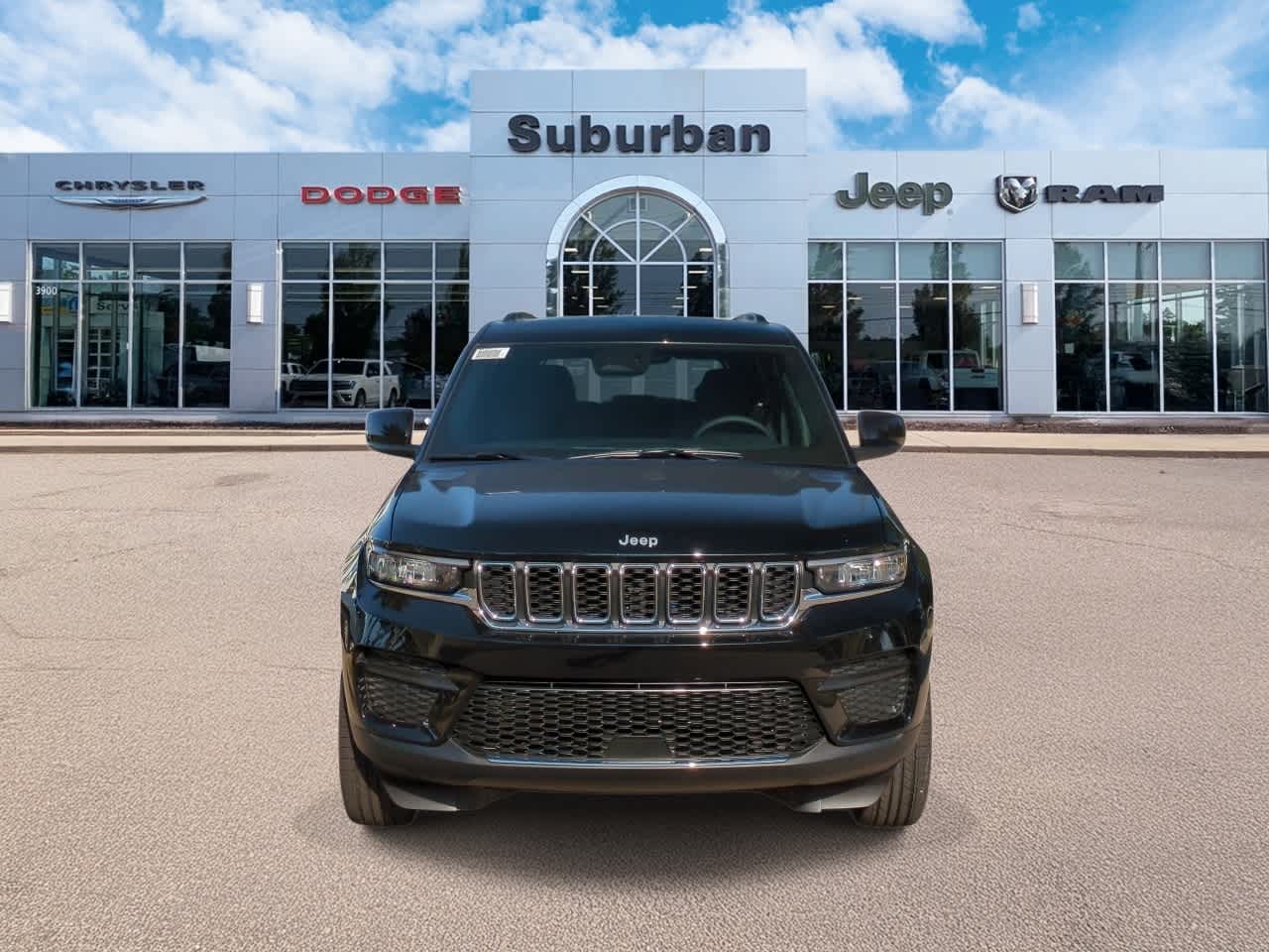 2025 Jeep Grand Cherokee Laredo photo 3