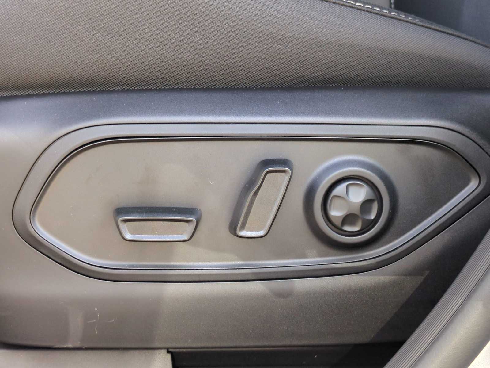 Thumbnail: 2025 Jeep Grand Cherokee - 17