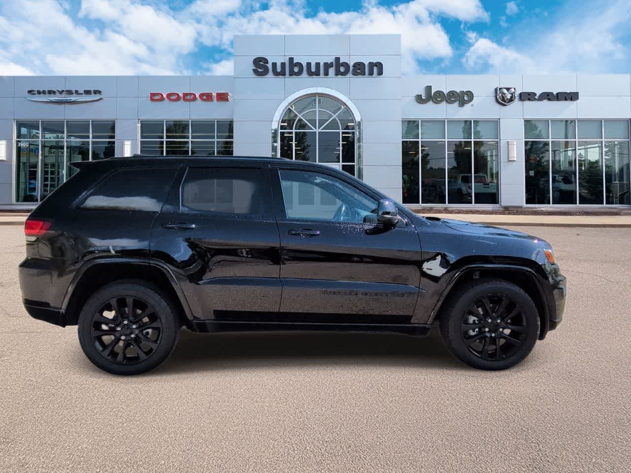 Thumbnail: 2022 Jeep Grand Cherokee - 9