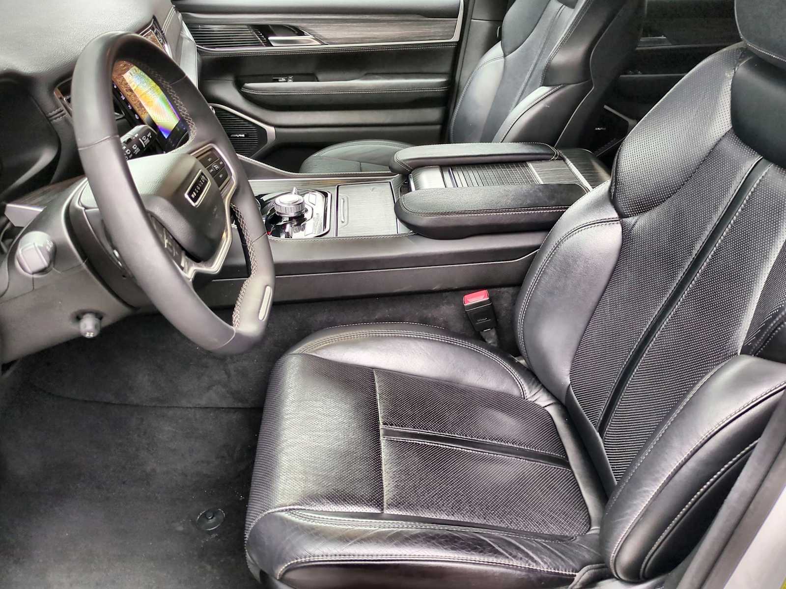 Thumbnail: 2024 Jeep Wagoneer - 16