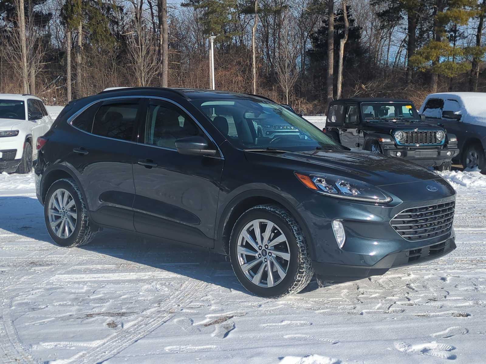 Thumbnail: 2022 Ford Escape - 16