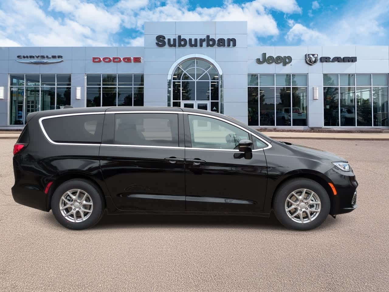 Thumbnail: 2026 Chrysler Pacifica - 9