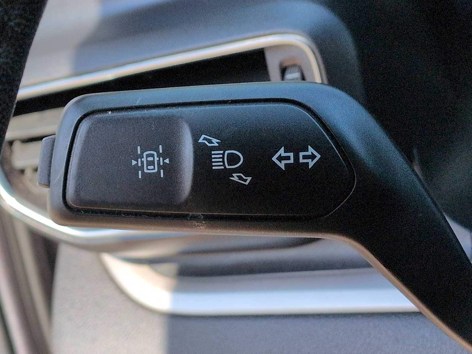 Thumbnail: 2022 Ford Explorer - 26