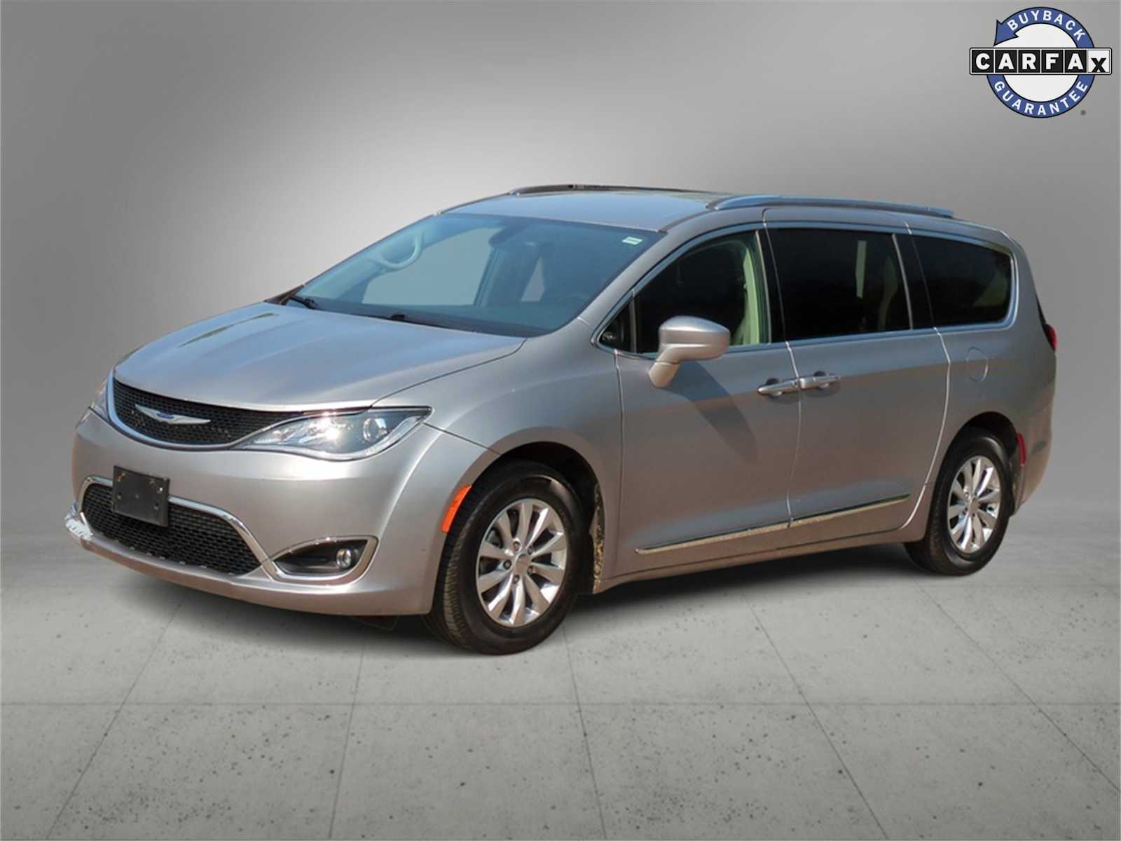 Thumbnail: 2019 Chrysler Pacifica - 4