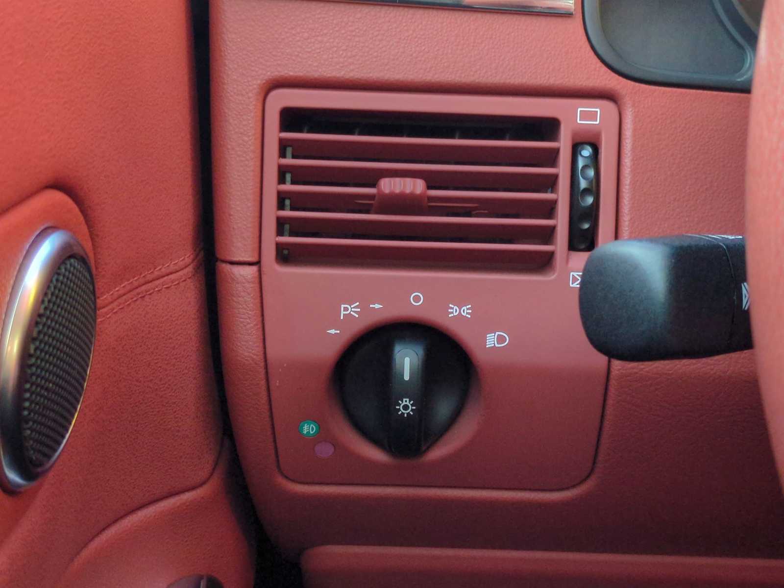 Thumbnail: 2007 Chrysler Crossfire - 19