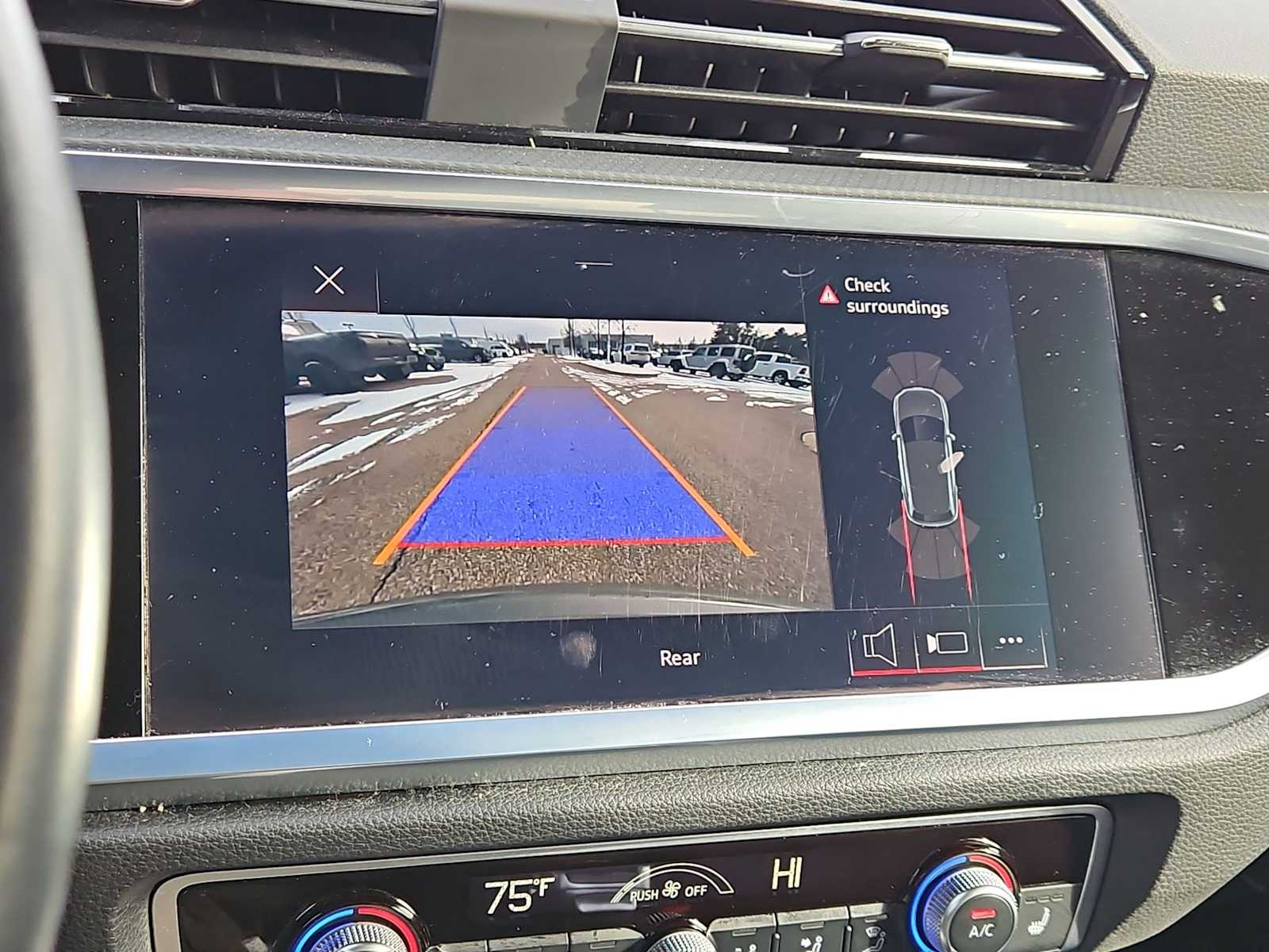 Thumbnail: 2022 Audi Q3 - 33