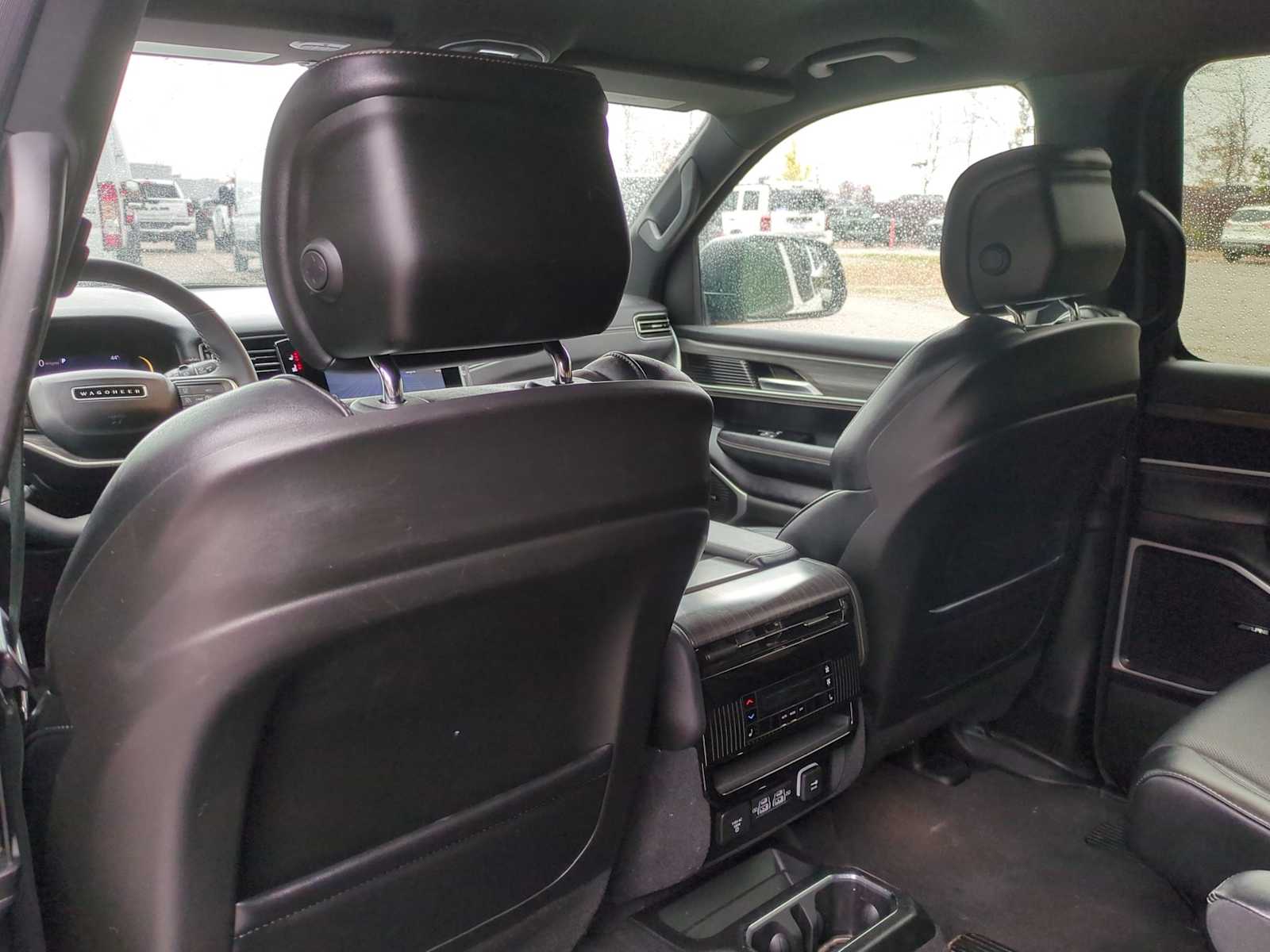 Thumbnail: 2024 Jeep Wagoneer - 18