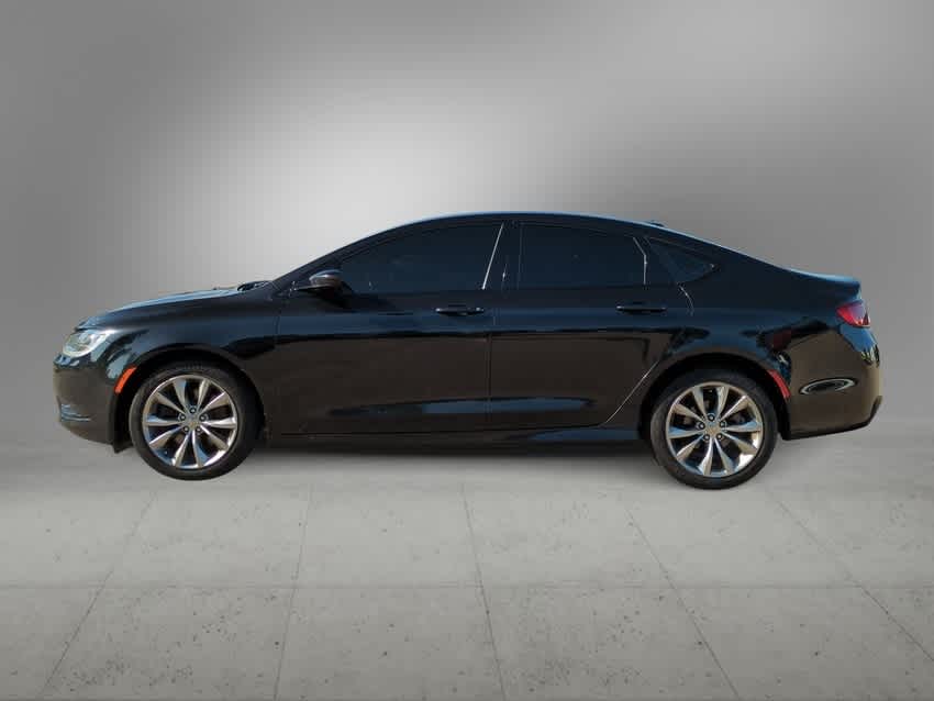 Thumbnail: 2016 Chrysler 200 - 5
