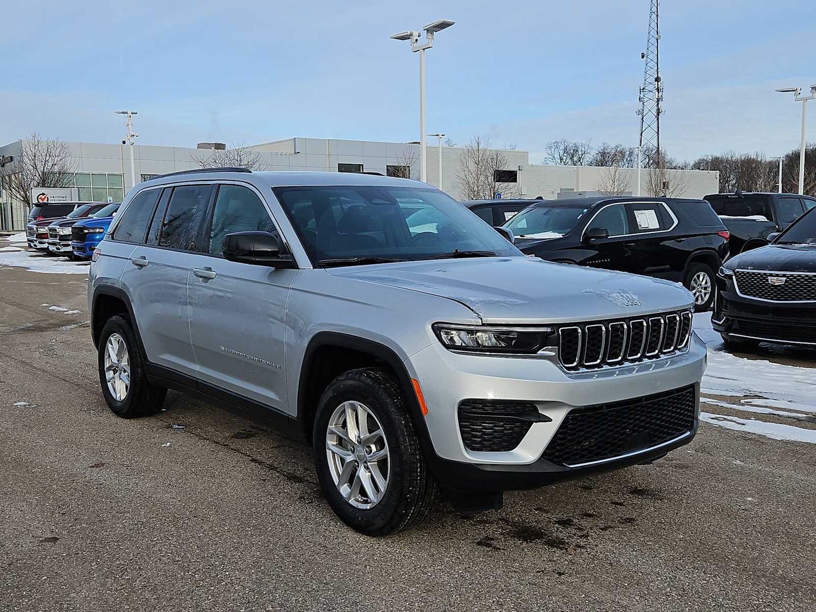 Thumbnail: 2025 Jeep Grand Cherokee - 16