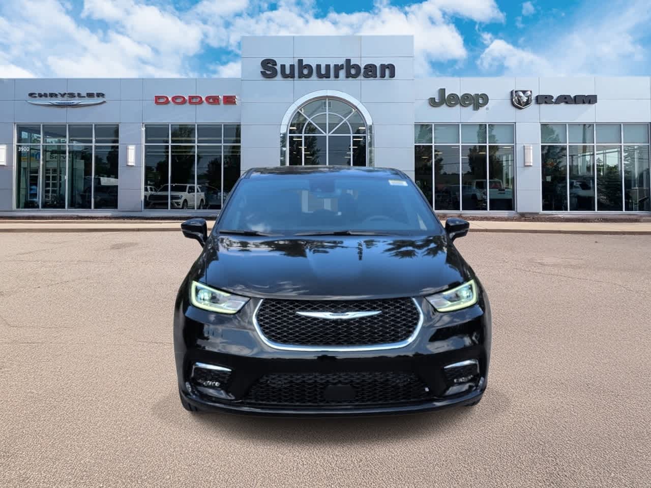 Thumbnail: 2026 Chrysler Pacifica - 3