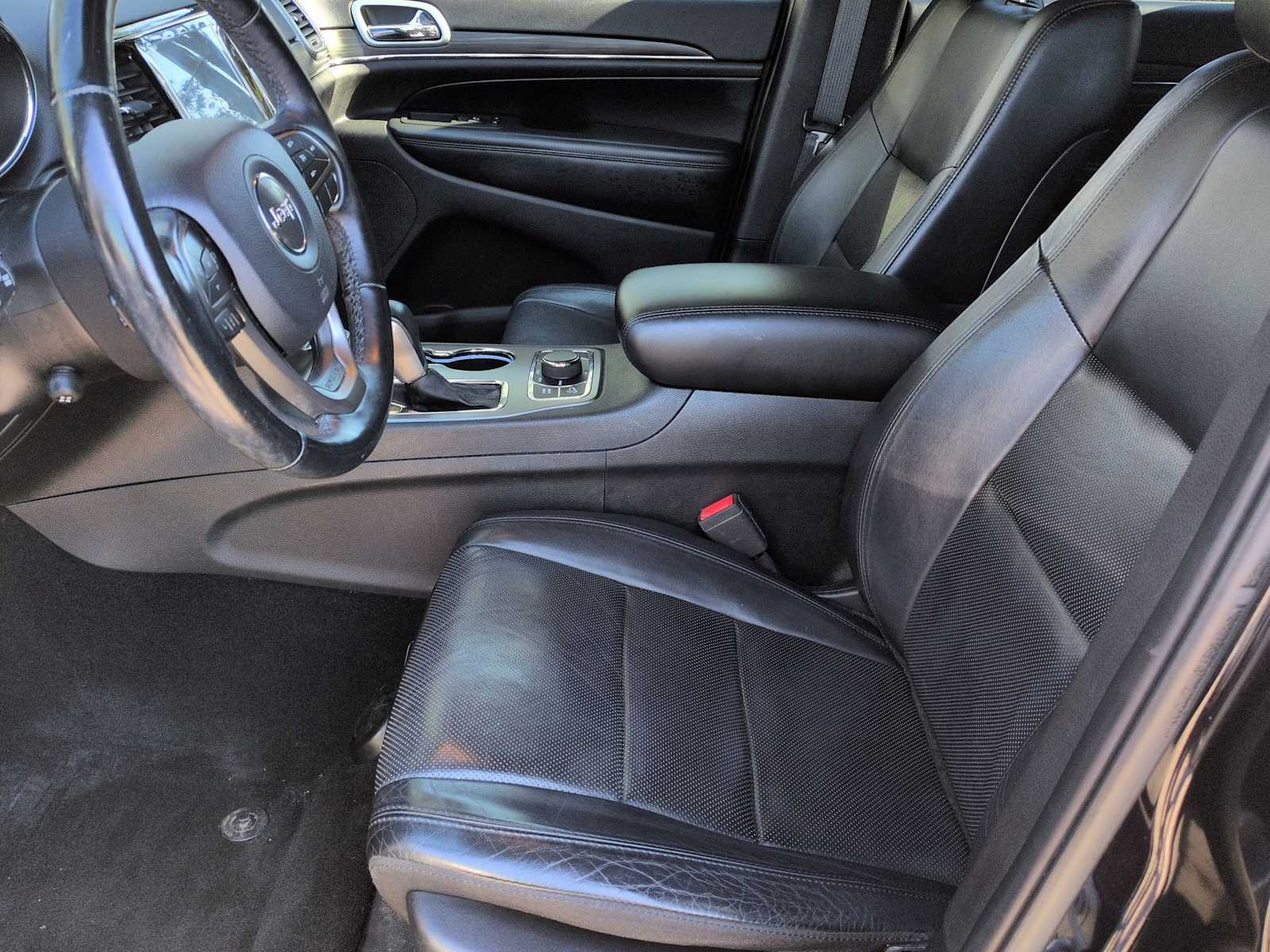 Thumbnail: 2020 Jeep Grand Cherokee - 17