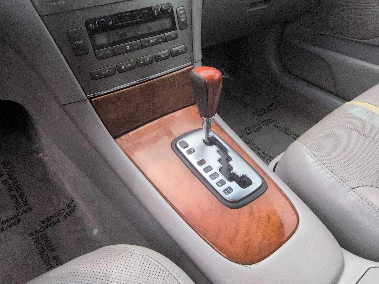 Thumbnail: 2005 Lexus ES - 31