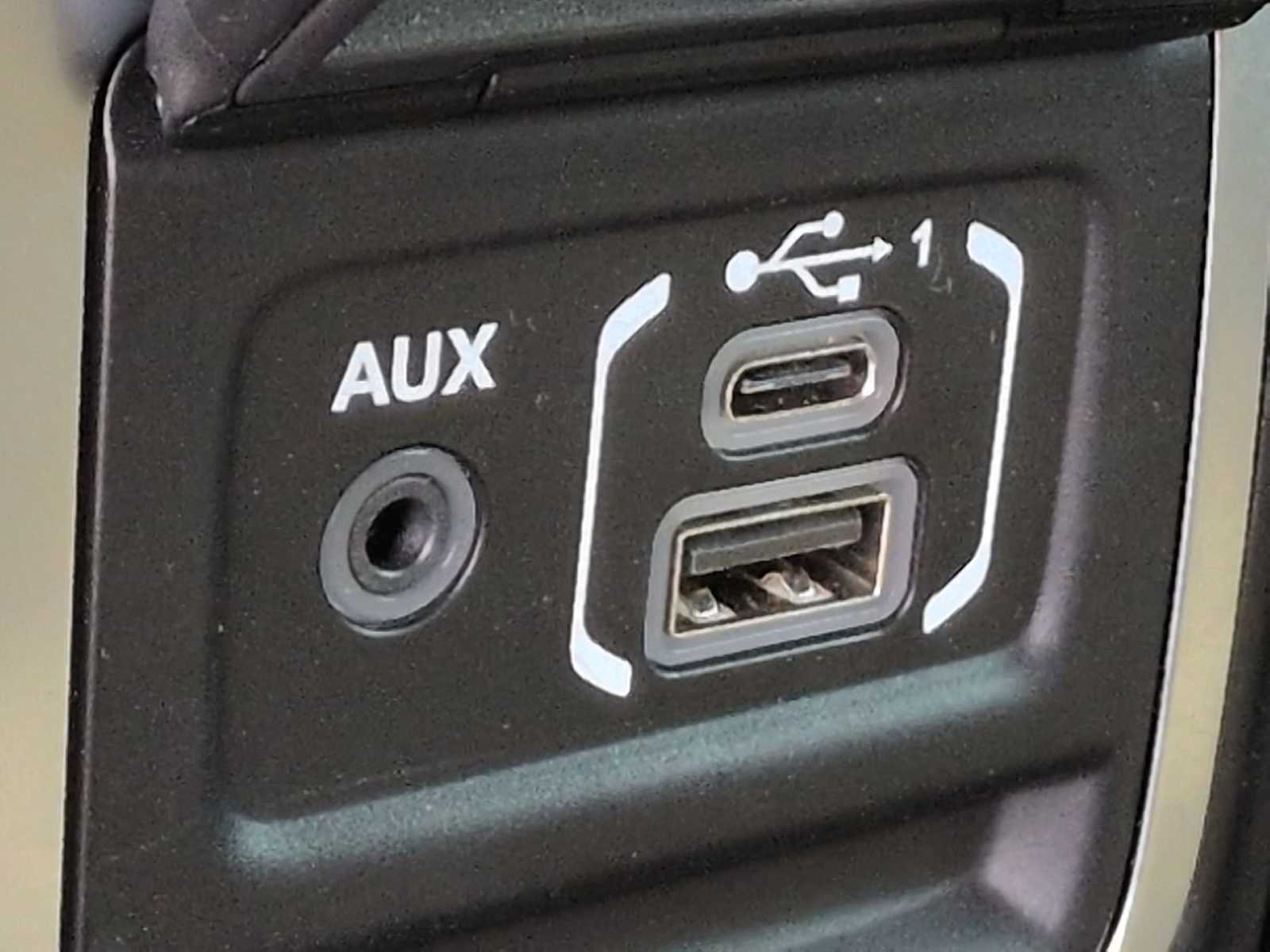 Thumbnail: 2023 Jeep Gladiator - 31