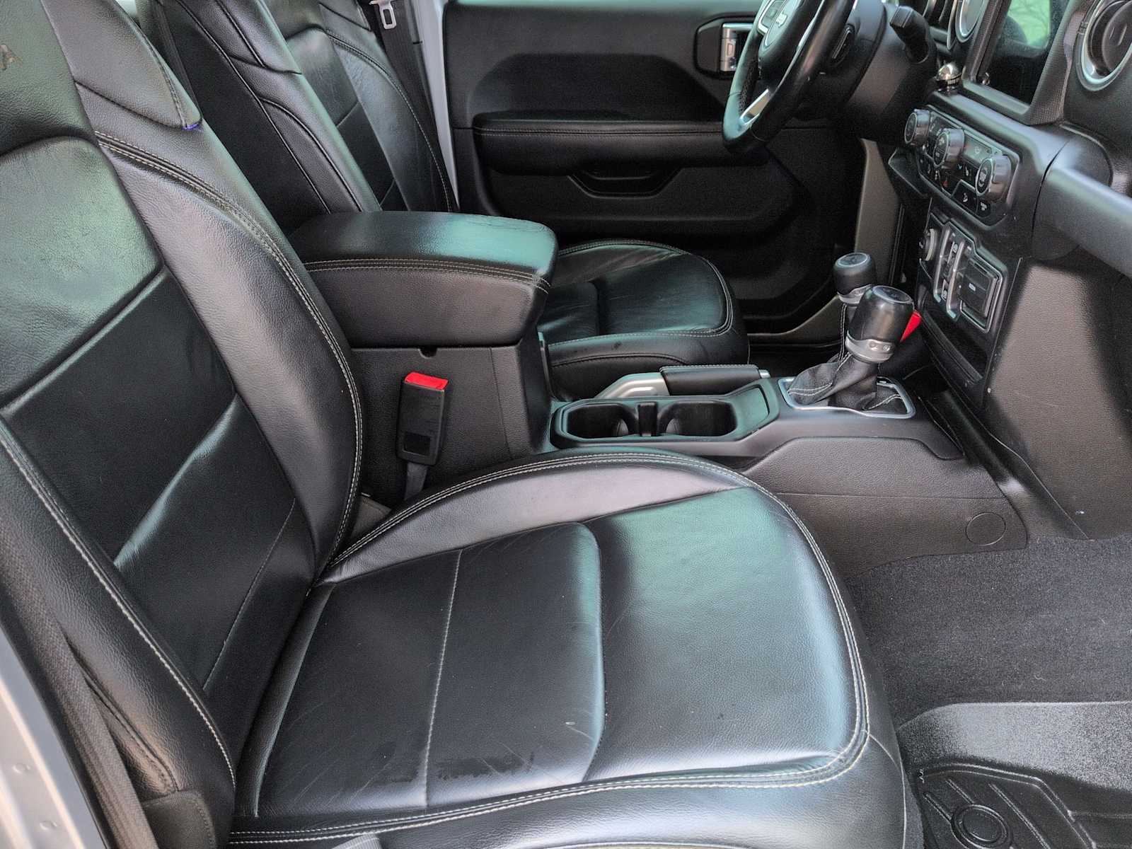 Thumbnail: 2018 Jeep Wrangler - 21