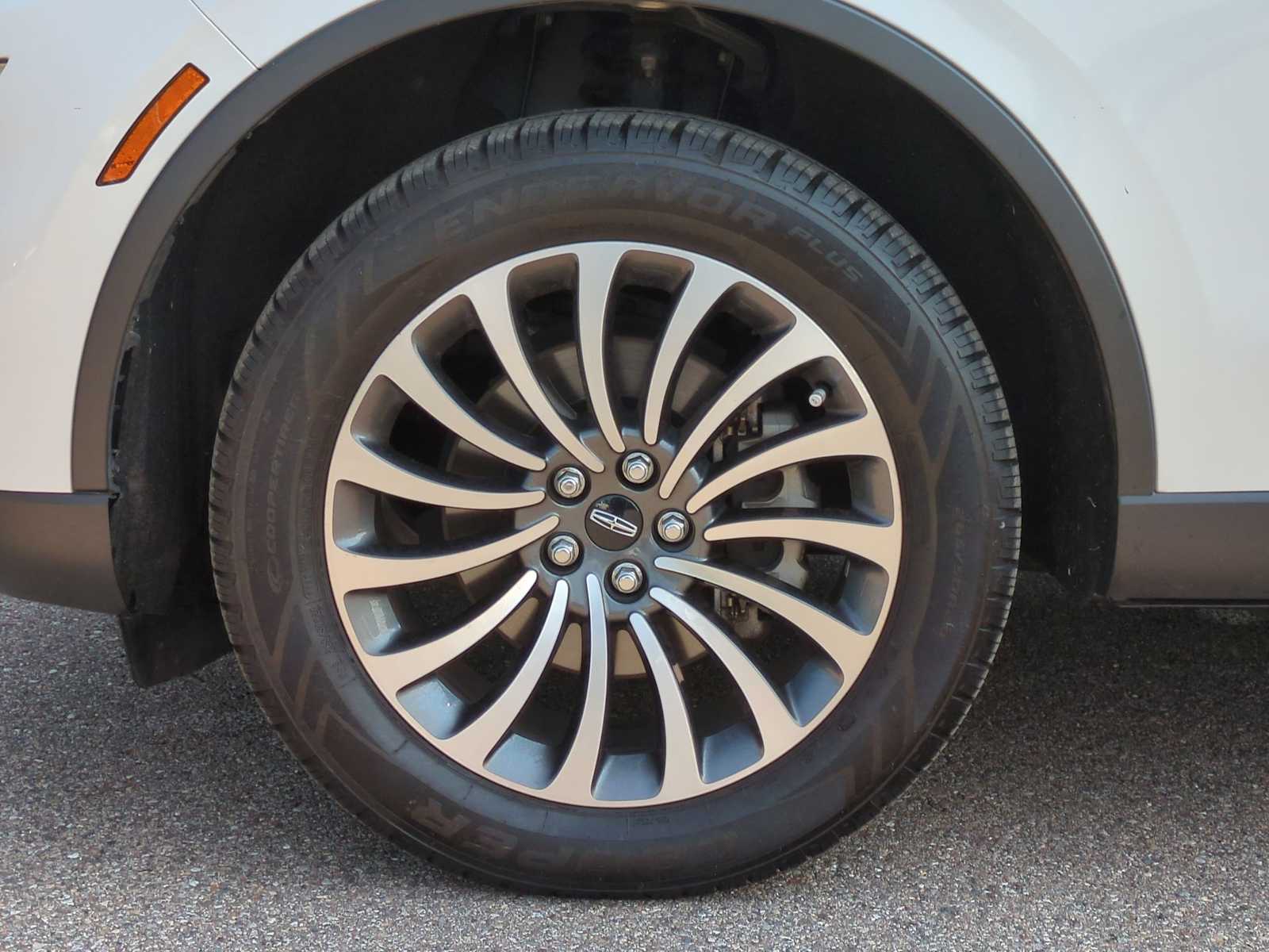 Thumbnail: 2023 Lincoln Aviator - 14