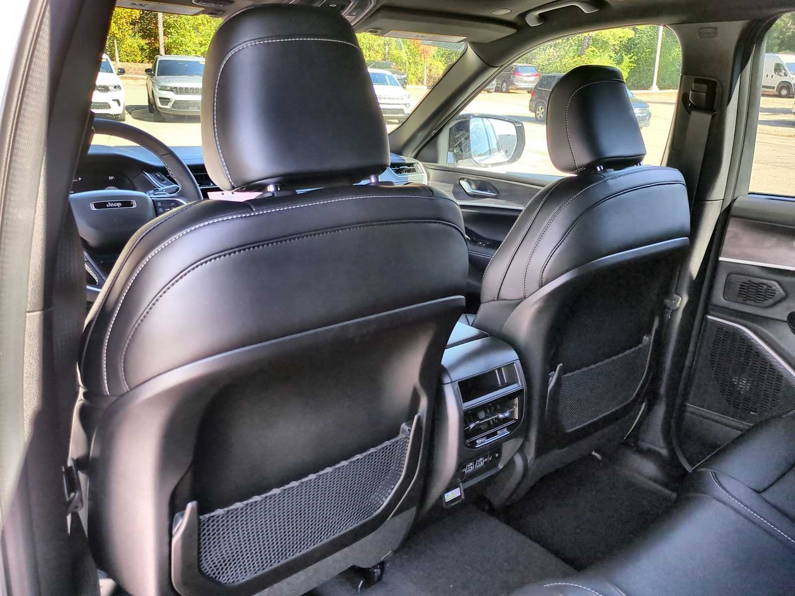 Thumbnail: 2025 Jeep Grand Cherokee - 18