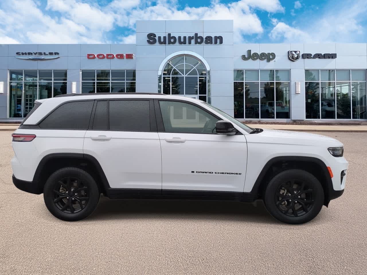 Thumbnail: 2024 Jeep Grand Cherokee - 9