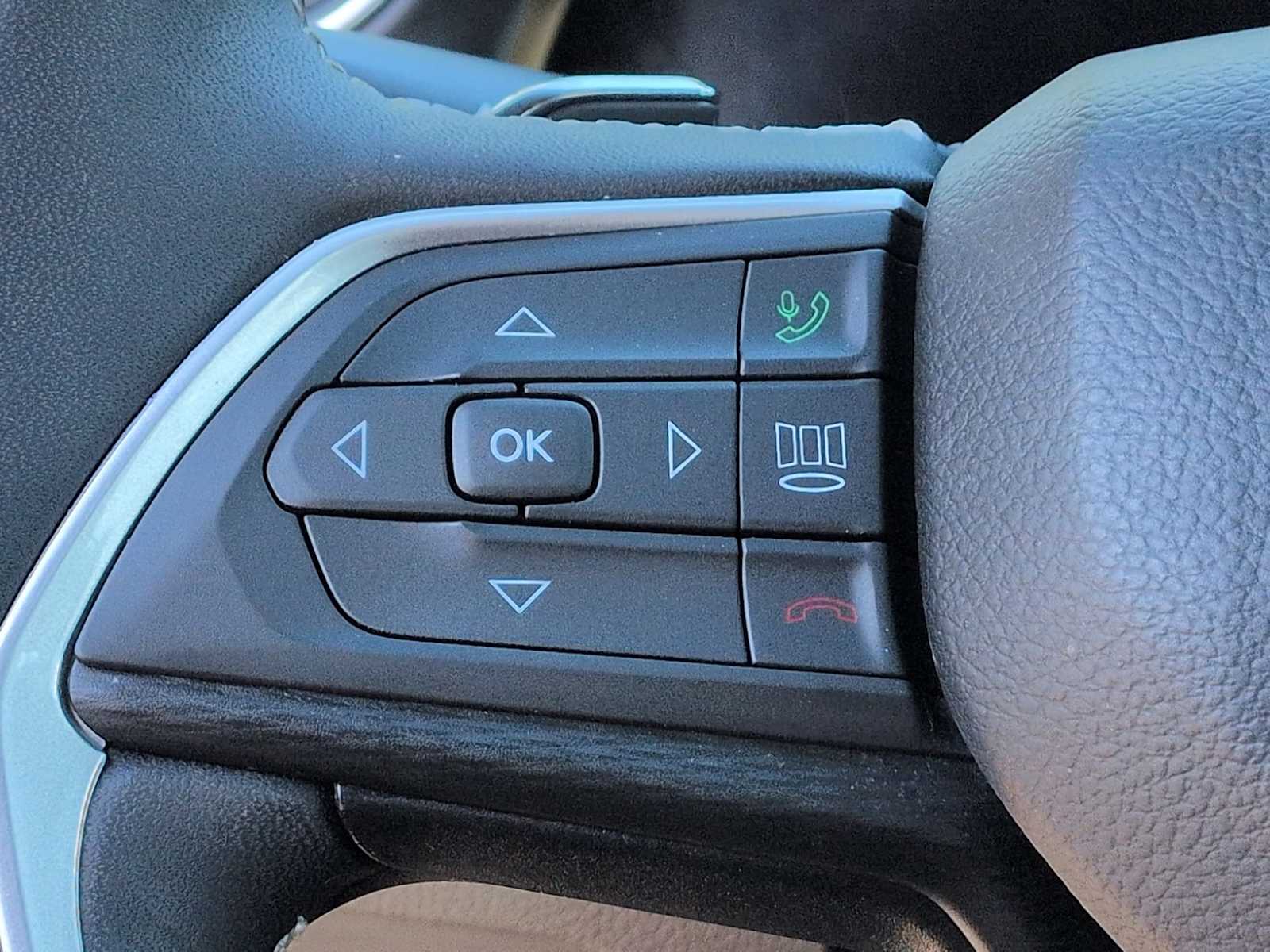 Thumbnail: 2024 Jeep Grand Cherokee - 23