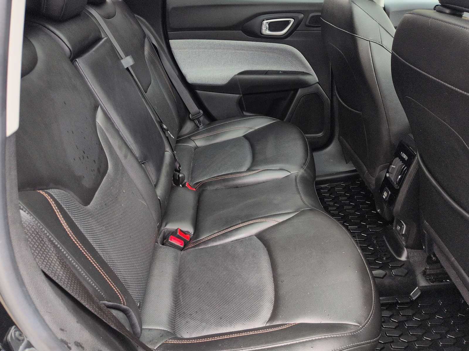 Thumbnail: 2022 Jeep Compass - 22