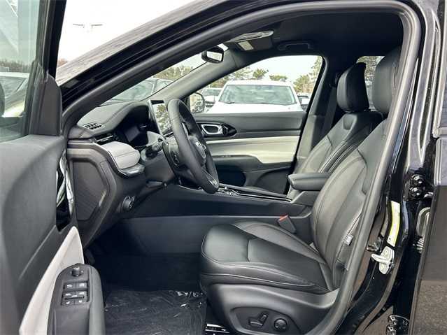 Thumbnail: 2024 Jeep Compass - 15