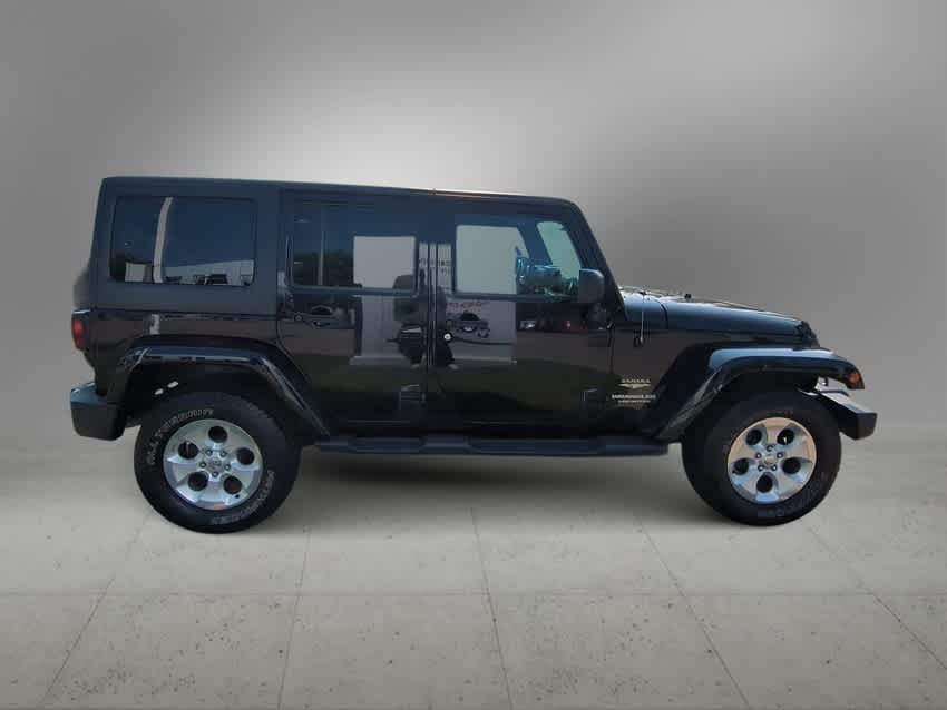 2015 Jeep Wrangler Unlimited Sahara 9
