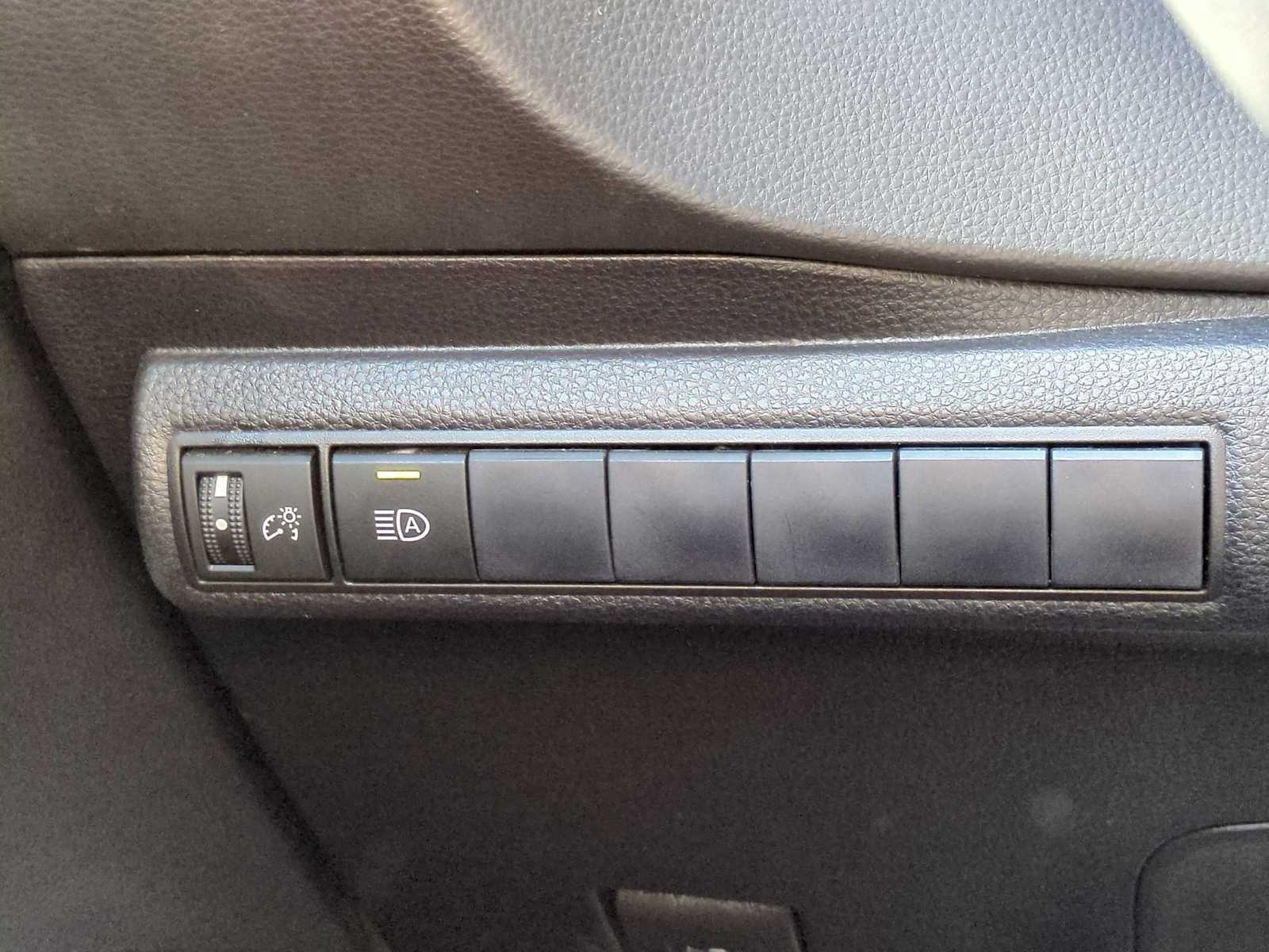 Thumbnail: 2020 Toyota Corolla - 31