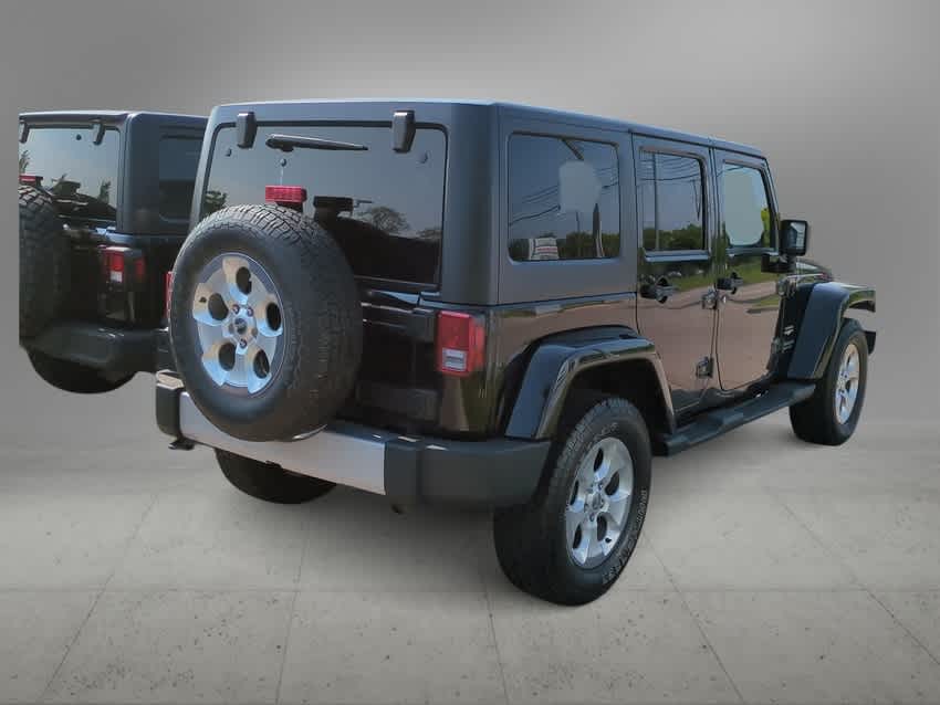 2015 Jeep Wrangler Unlimited Sahara 8