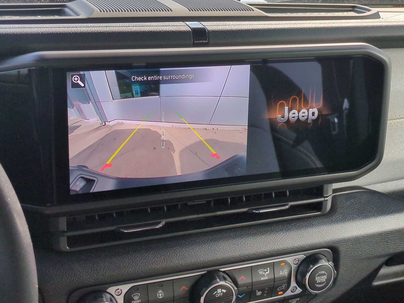 Thumbnail: 2025 Jeep Gladiator - 28