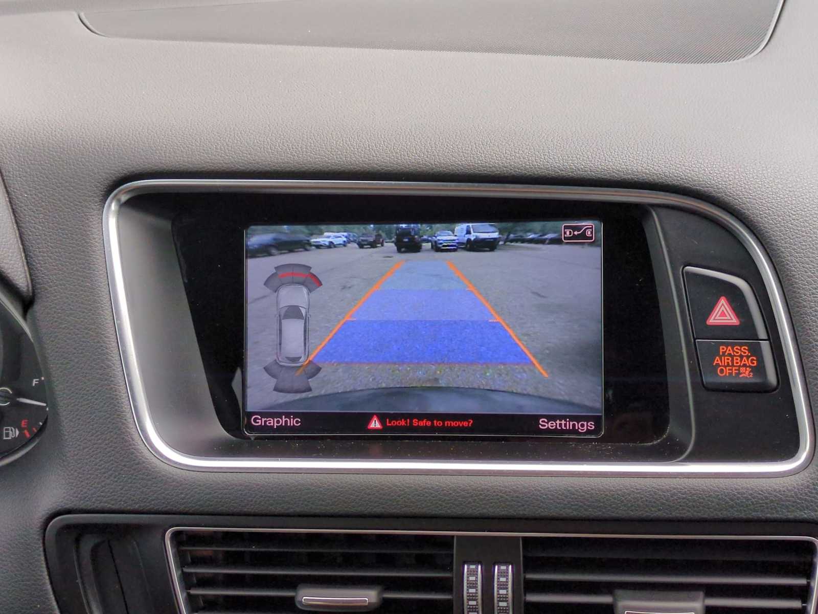 Thumbnail: 2015 Audi SQ5 - 32