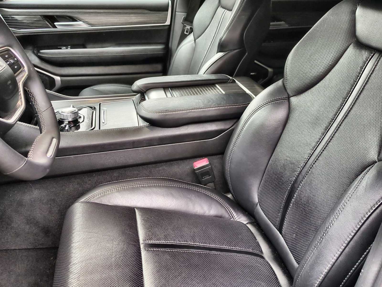 Thumbnail: 2024 Jeep Wagoneer - 16