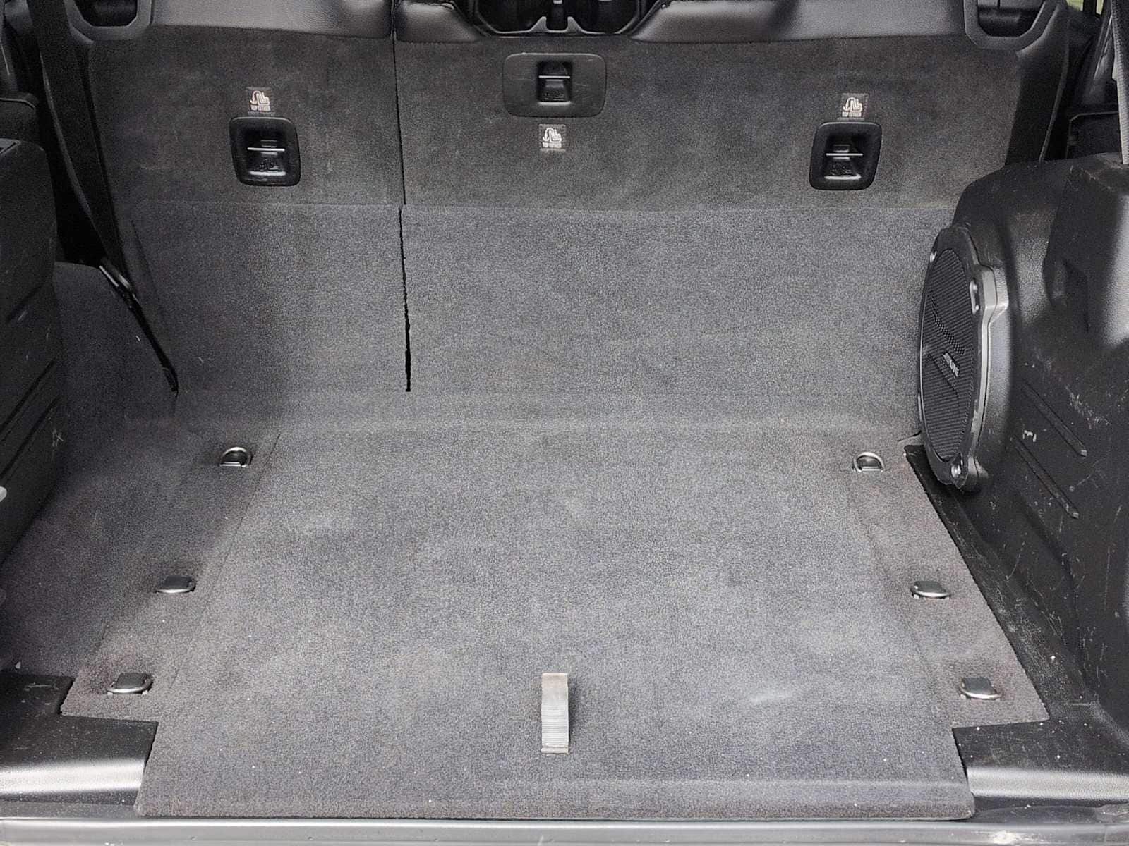 Thumbnail: 2018 Jeep Wrangler - 33