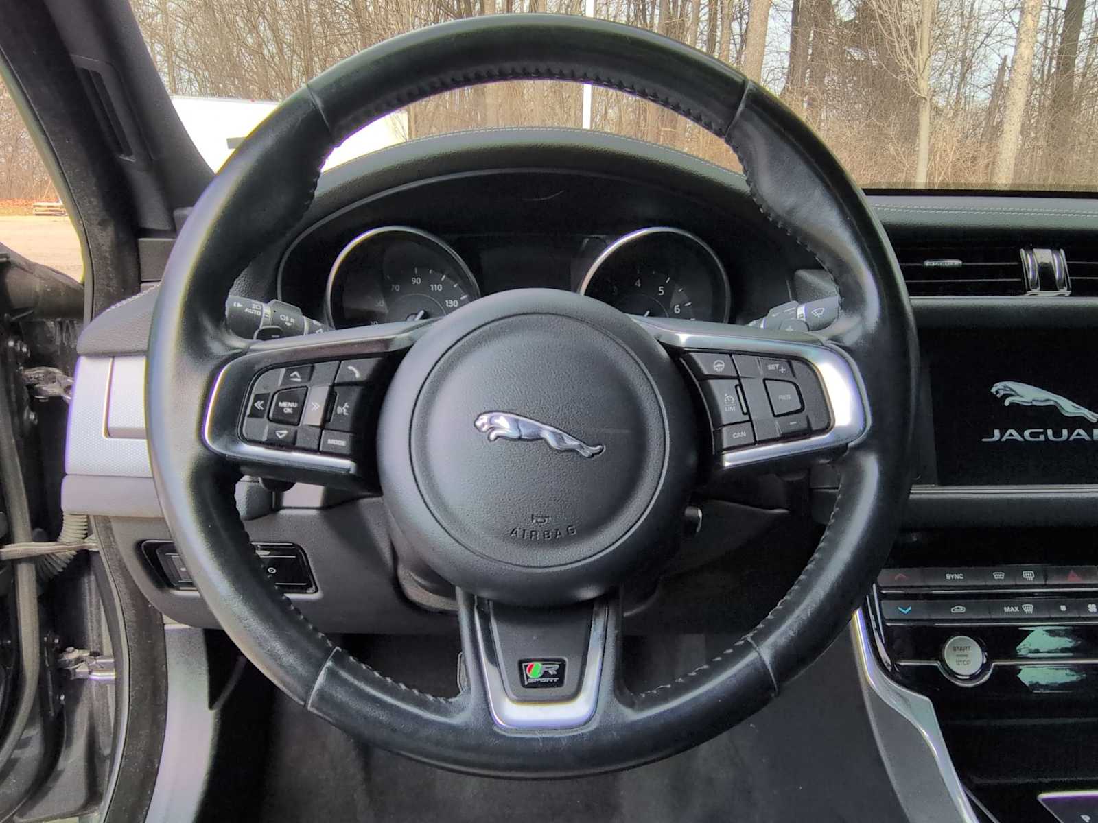 Thumbnail: 2016 Jaguar XF - 23