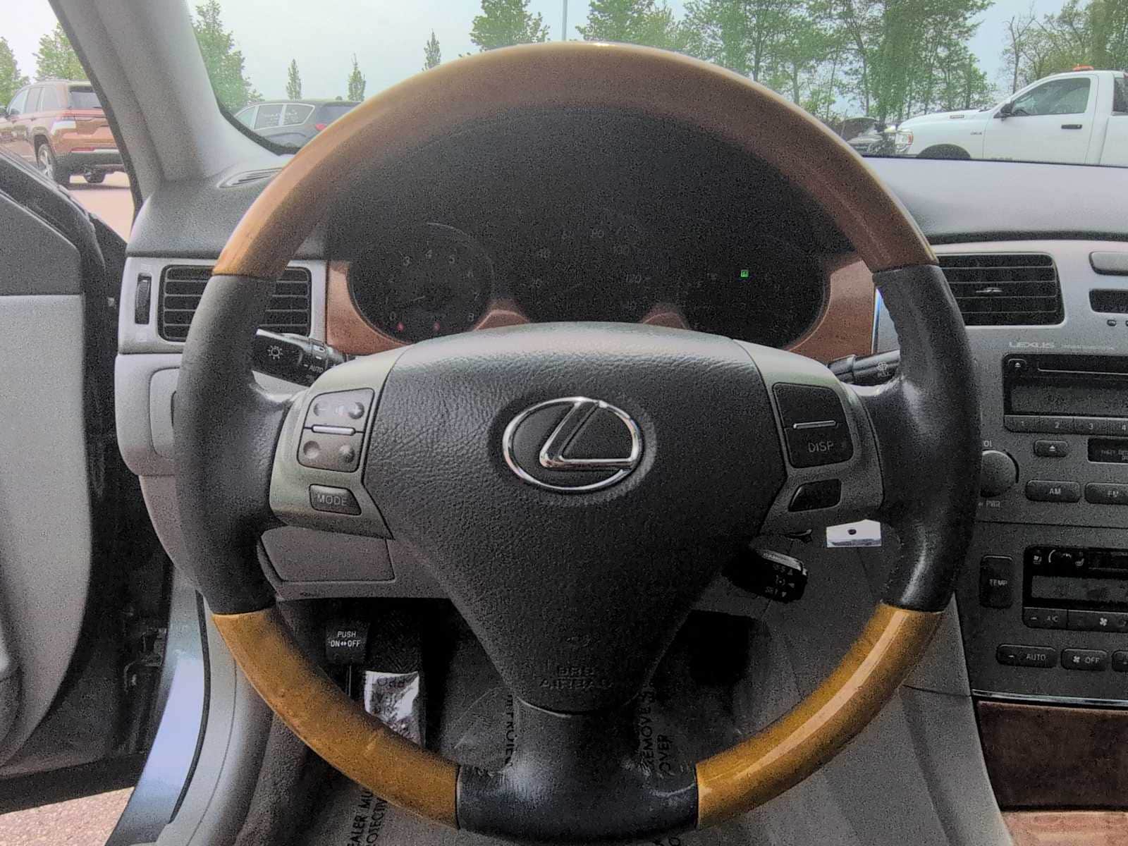Thumbnail: 2005 Lexus ES - 23