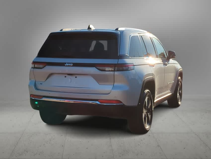 Thumbnail: 2024 Jeep Grand Cherokee - 8