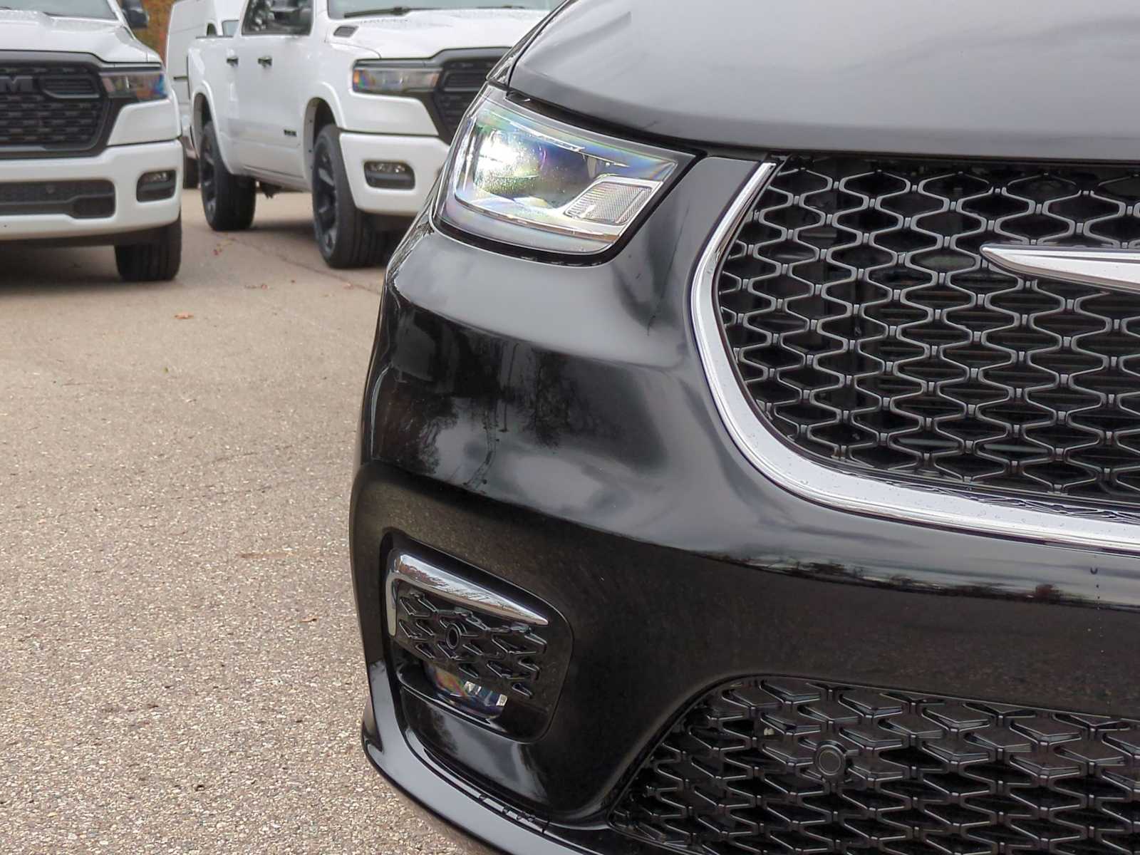 Thumbnail: 2026 Chrysler Pacifica - 11